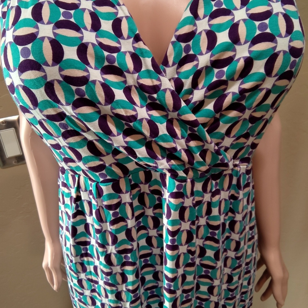 Garnet Hill Sleeveless Knit Surplice Dress with Geometric Circles - Picture 3 of 7